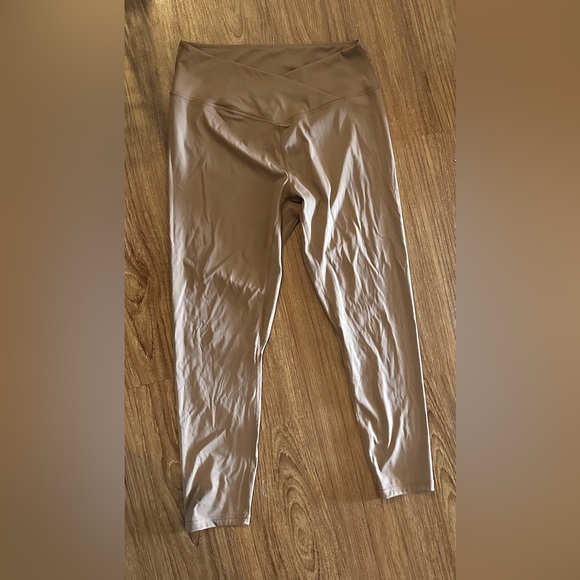 BE. Activewear Brown Leggings - Picture 5 of 5